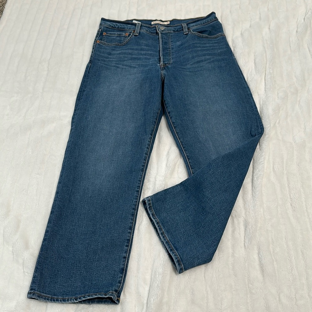 🟡 Levi’s Ribcage Straight Ankle Jeans